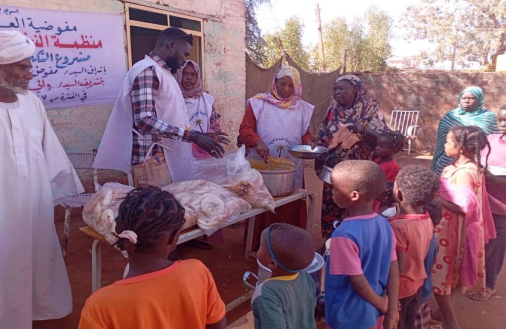 دعم السودانيين في أمريكا الموجه إلى التكايا في السودان ساهم في تخفيف وطأة الأزمة الإنسانية.