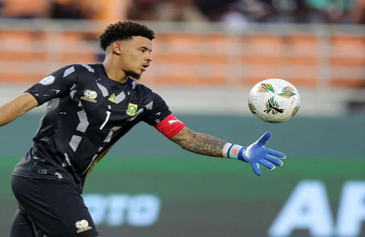 حارس مرمى صن داونز يفوز بجائزة أفضل لاعب داخل أفريقيا لعام 2024