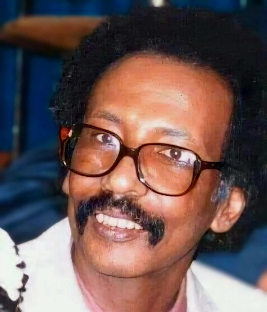 مصطفى سيد أحمد .. سودانيون في سطور