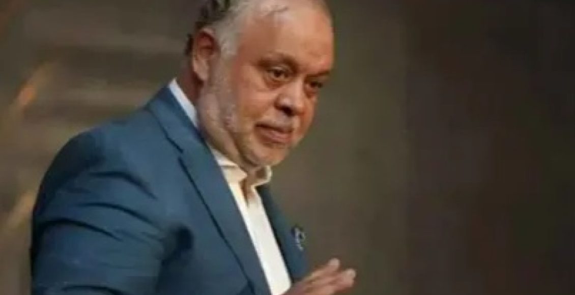 قرار أشرف زكي يشعل الجدل في مصر و يفتح كوة للدفاع عن المهن ضد التغول