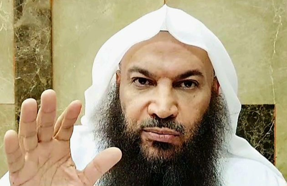 ماهو المذهب الإباضي الذي هاجمه الشيخ سالم الطويل و فصل بسببه؟