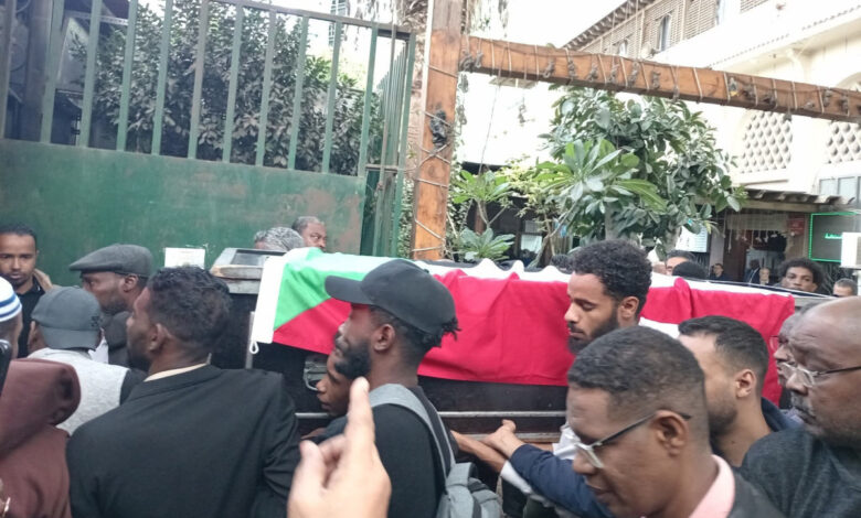 الإعلامي محمد محمود