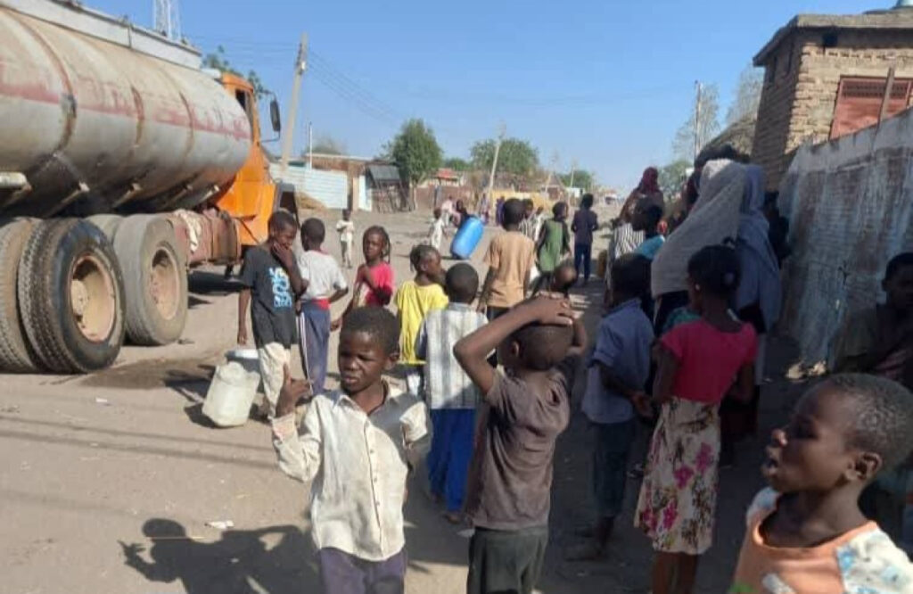 سكان مدينة القضارف- جهود توفير مياه الشرب في القضارف